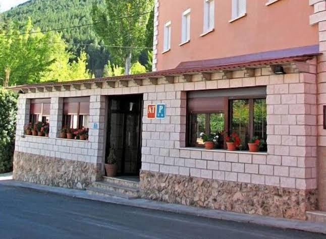 Apartamentos Júcar - Hostal Rural