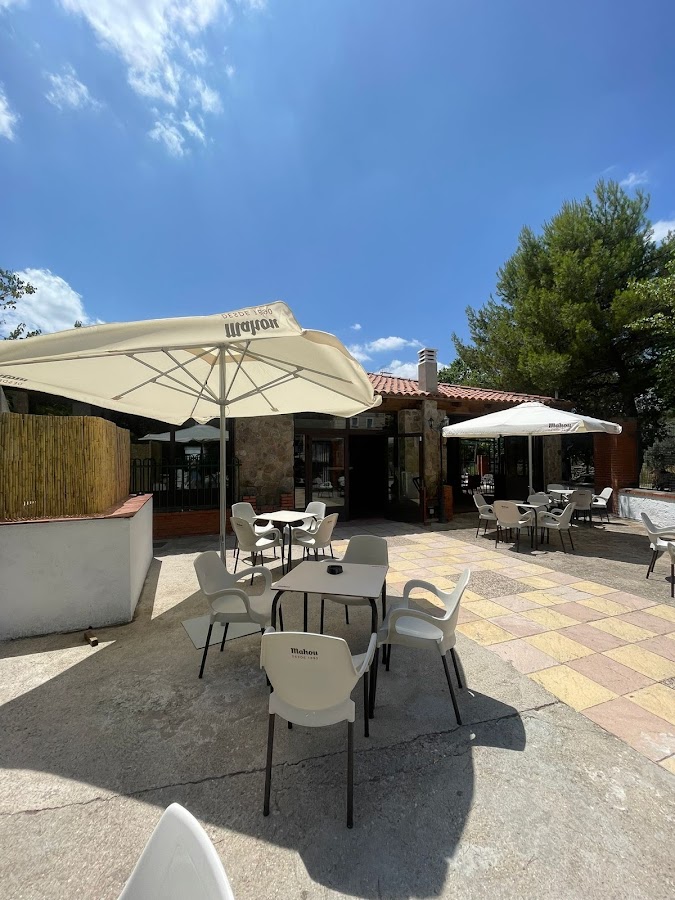 Bar La Piscina Castillo de Bayuela