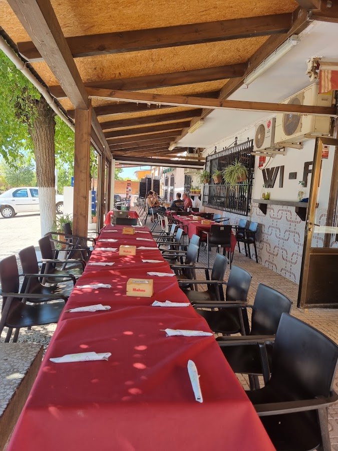 Bar Moni y Vio,pollo asado ,codillo ,comida rapida