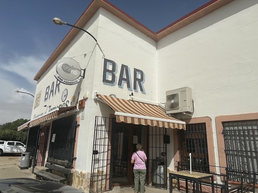 BAR Quesos y Jamones de Naharros.