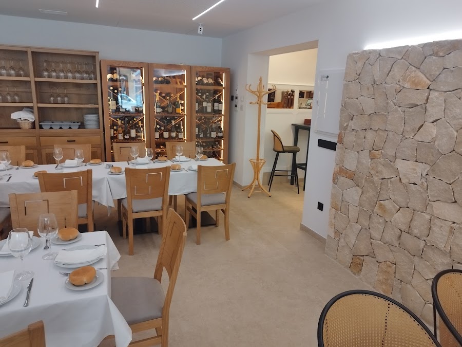 BAR-RESTAURANTE BODEGA CERVANTES.