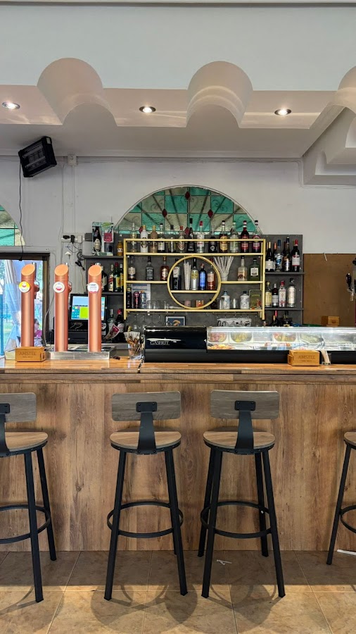 Café-Bar “La Chapi-Piscina”