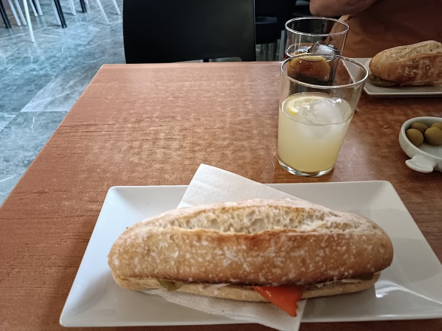 Cafetería LA TORRE.