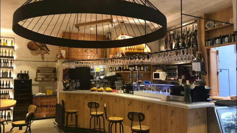 Cervecería Vinoteca La Pajarería