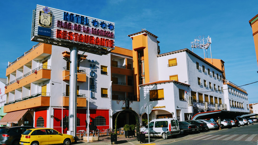 Hotel Restaurante “Flor de La Mancha”