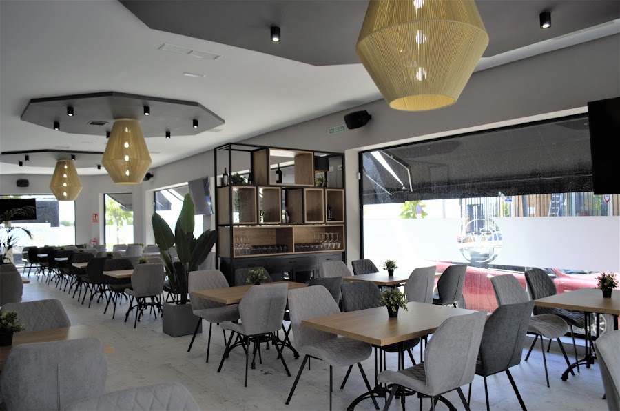 La Cava Cervecería & Vinoteca