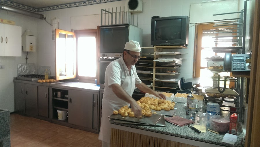 PASTELERÍA HELADERÍA BAR Molta Vita.