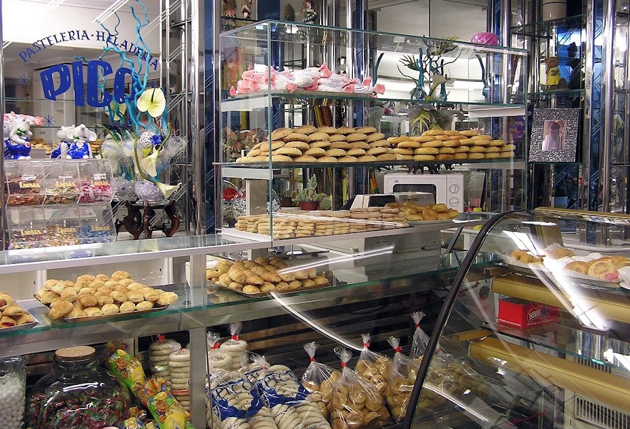 Pastelería y Heladería Picó