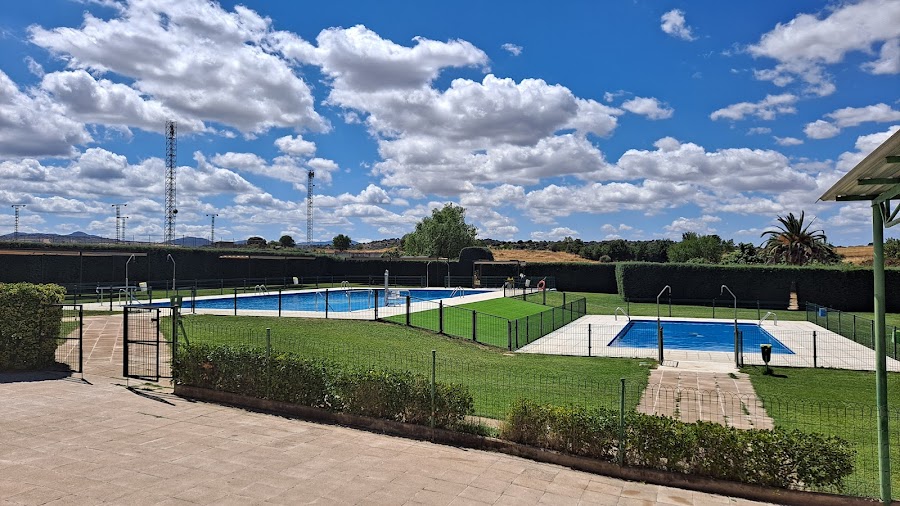 Piscina Pública Municipal de Aldeanueva de Barbarroya.
