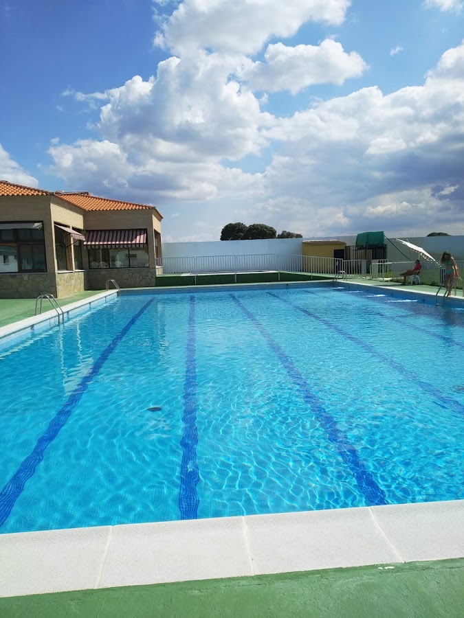 Piscina Pública Municipal de Aldeanueva de San Bartolomé.