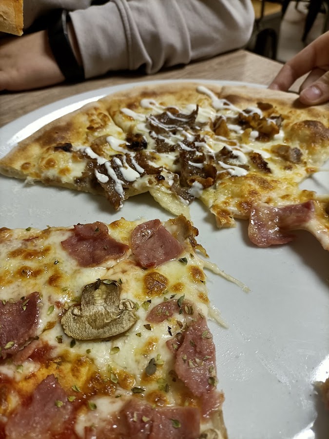 Pizza Eva Burguillos