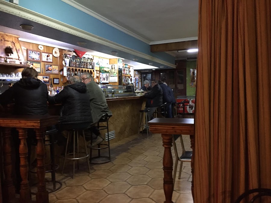 BAR “LA PARRA”.