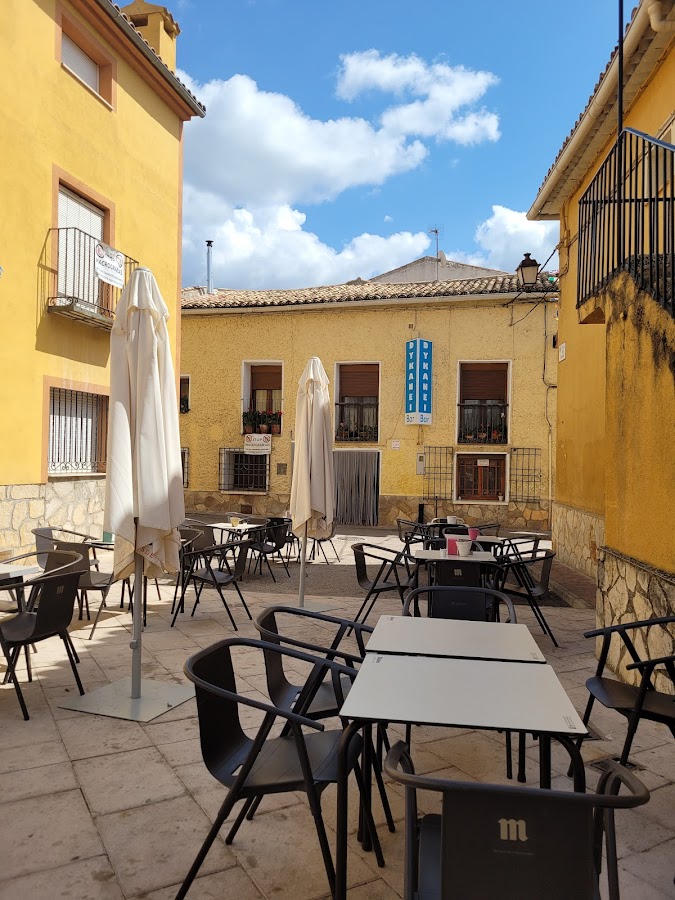 Bar Restaurante La Plaza - Dykanei