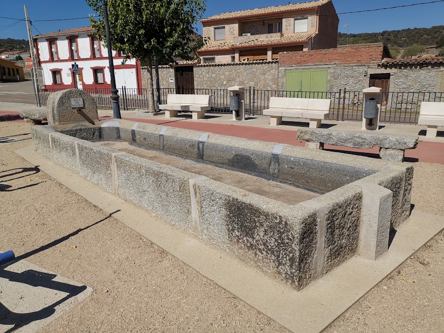 Piscina municipal y bar de la piscina