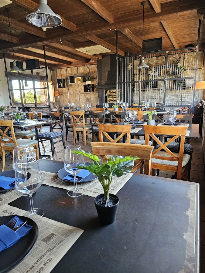 SAL Y PICA ``ᵀᵉʳʳᵃᶻᵃ • ᴿᵉˢᵗᵃᵘʳᵃⁿᵗᵉ • ᴮᵃʳ``